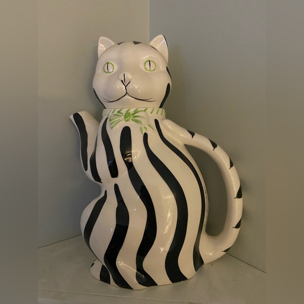 Ceramic cat gloria Vanderbilt teapot antique